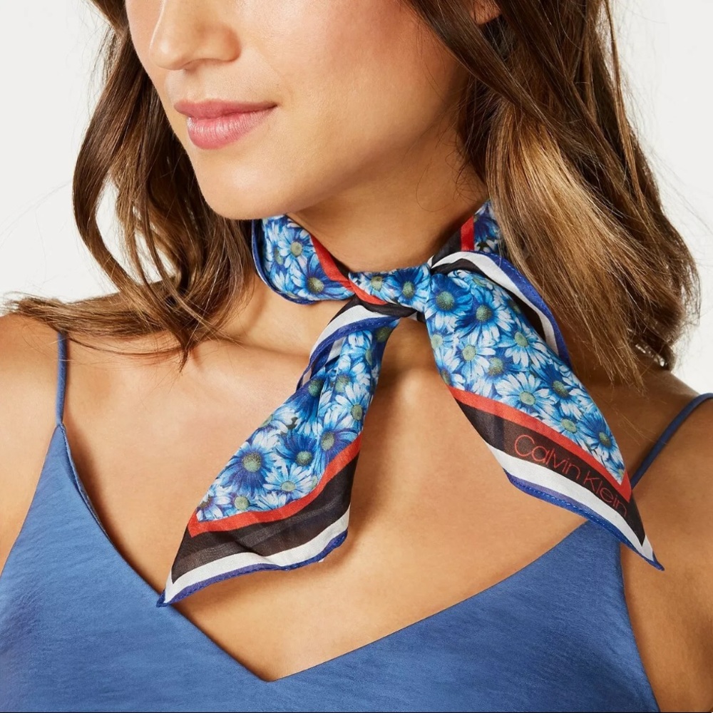 Calvin Klein Blue Daisy-Print 12x12 Bandana Scarf